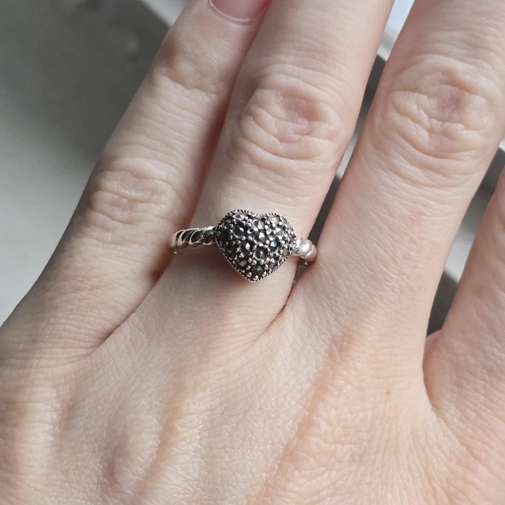 Vintage .925 HAN Marcasite Heart  Ring With twist Band Sz6.75-2.2 Mm